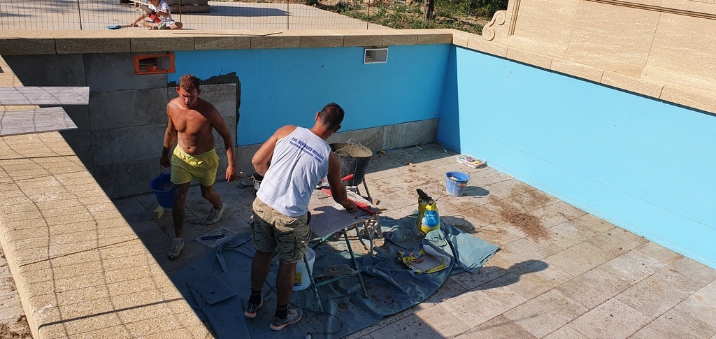 Construction piscine à Charleval